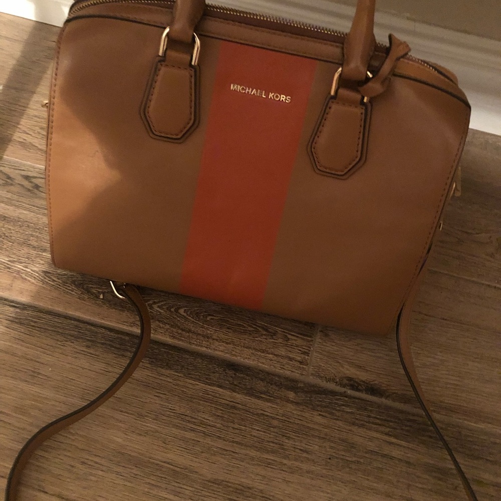 Micheal Kors purse